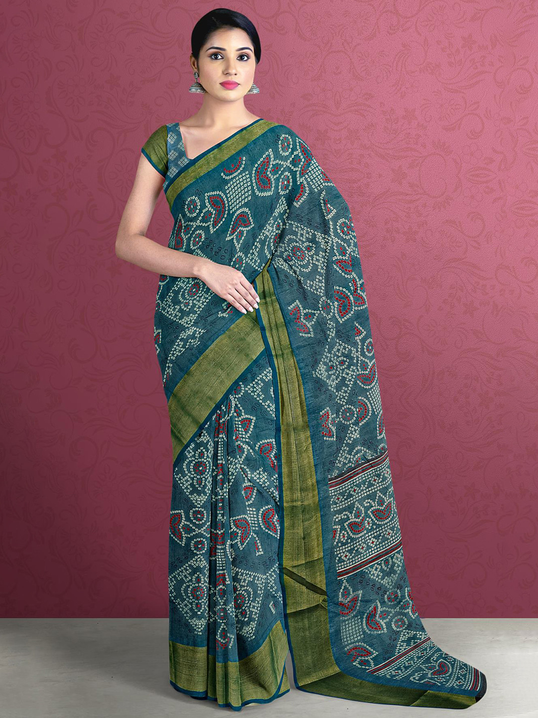 

Kalamandir Grey & Off White Printed Bandhani Saree