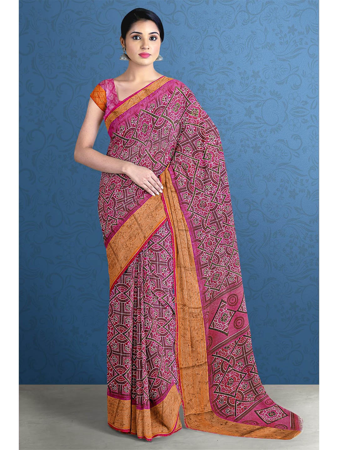 

Kalamandir Pink & White Printed Geometric Saree