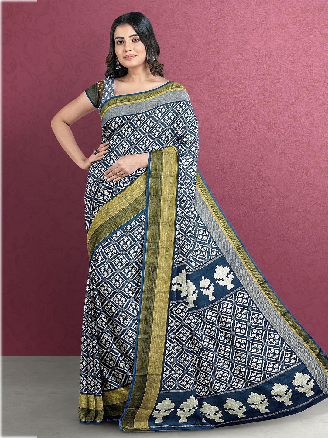 

Kalamandir Blue & Off White Floral Printed Zari Saree