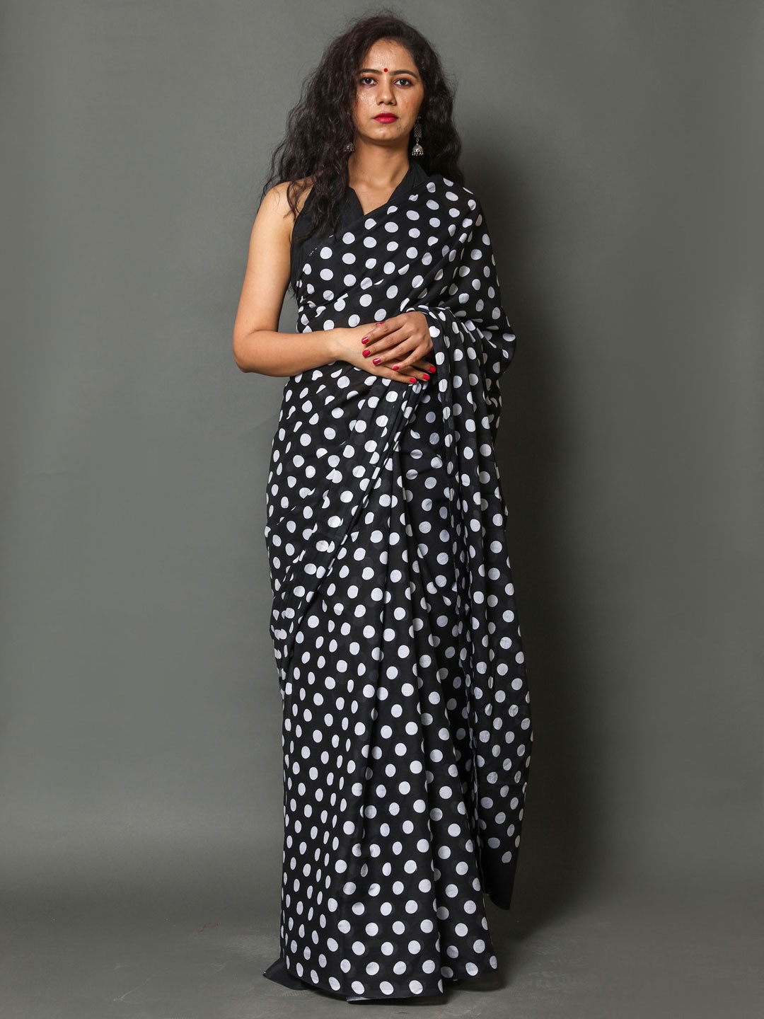 

BUTA BUTI Black & White Polka Dots Print Pure Cotton Saree