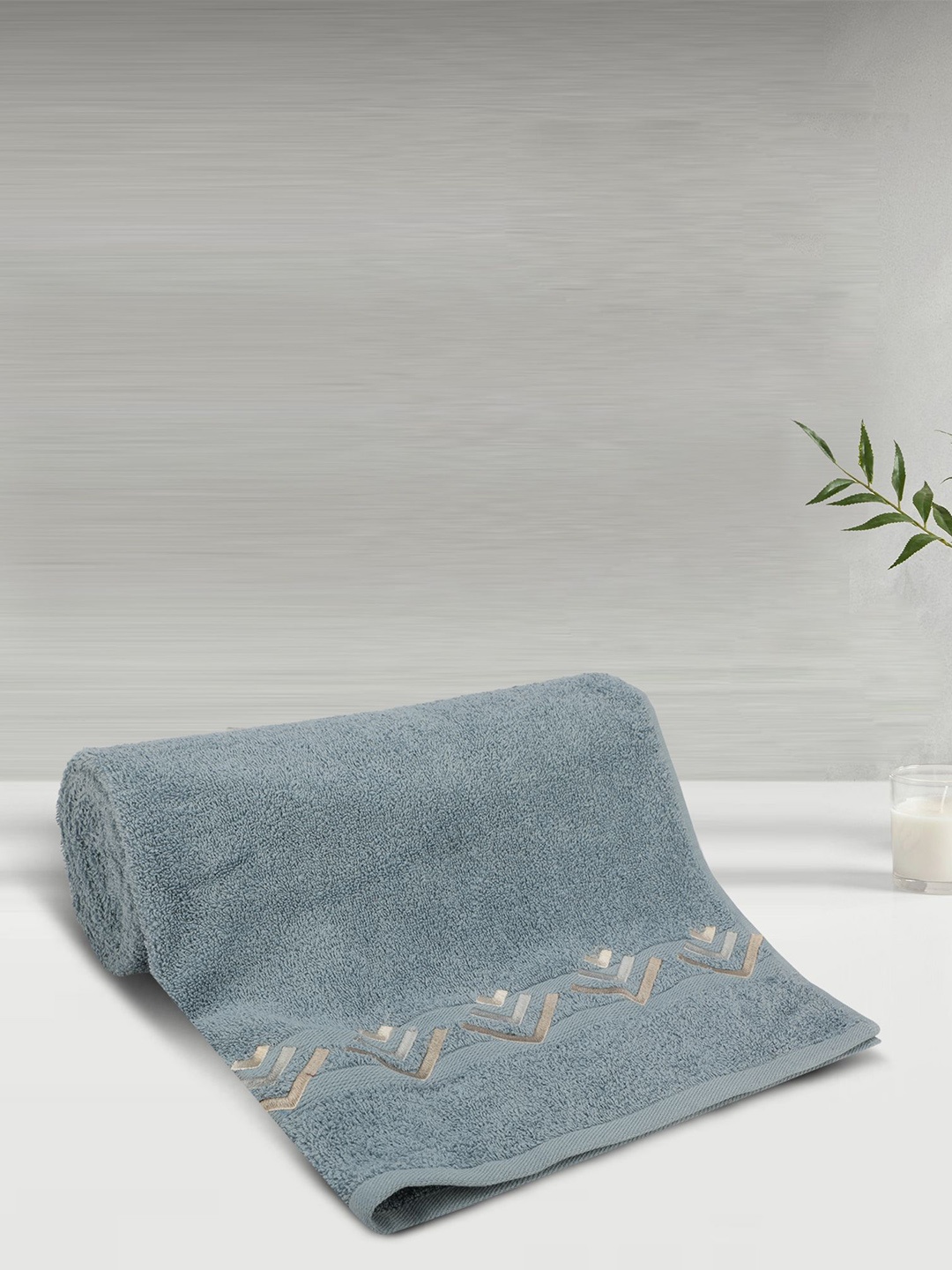 

LUSH & BEYOND Grey 500 GSM Pure Cotton Bath Towel