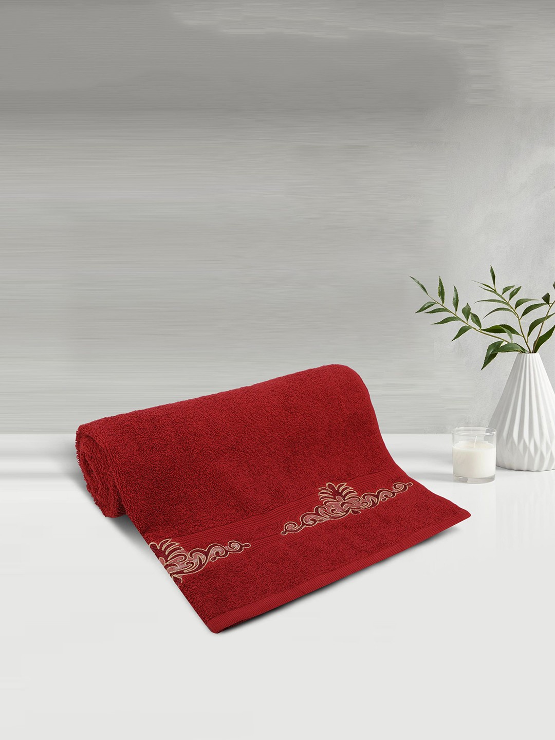 

LUSH & BEYOND Red Solid Pure Cotton Bath Towels 500 GSM