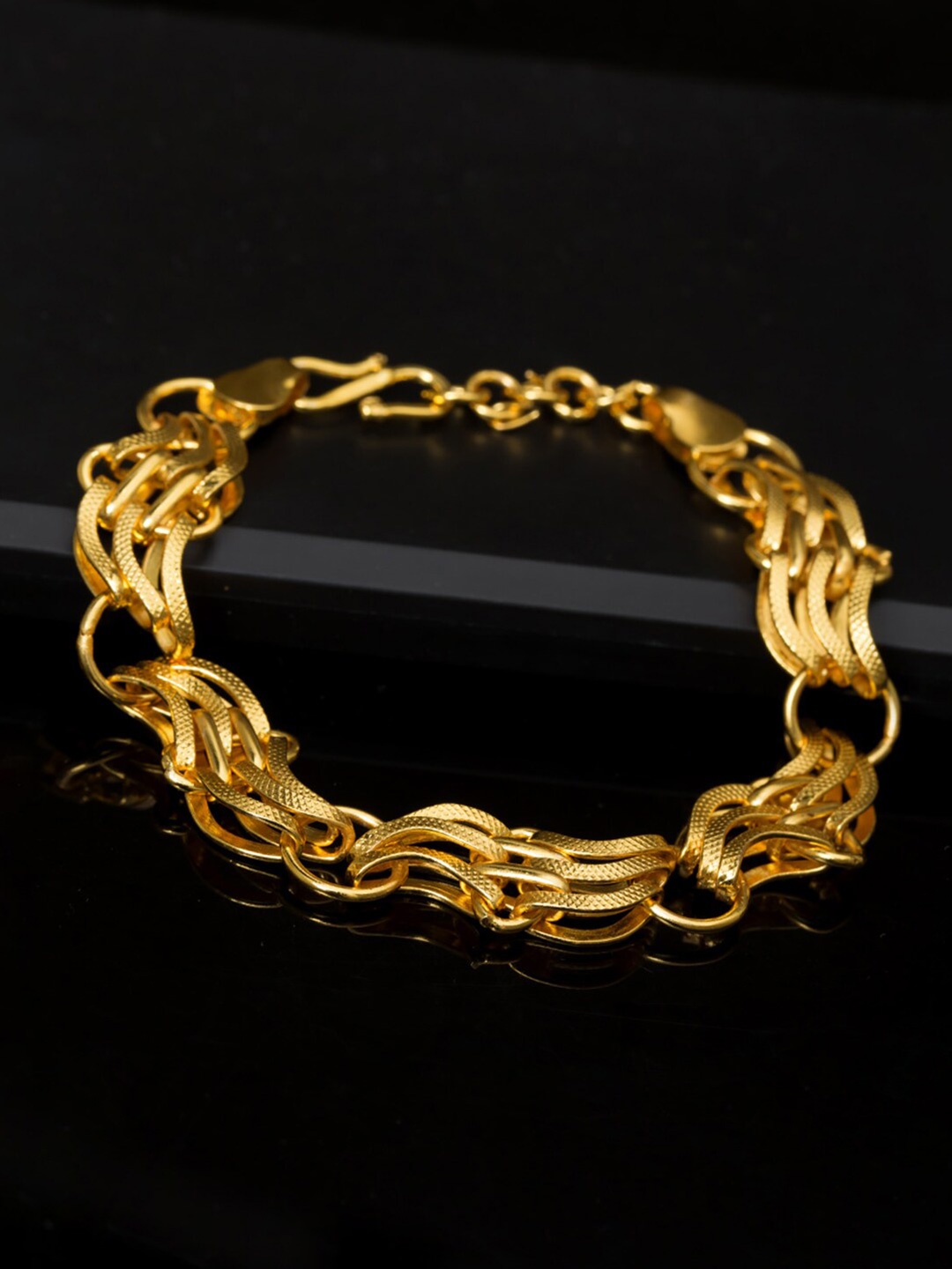 

Dare by Voylla Men Gold-Toned Brass Gold-Plated Link Bracelet