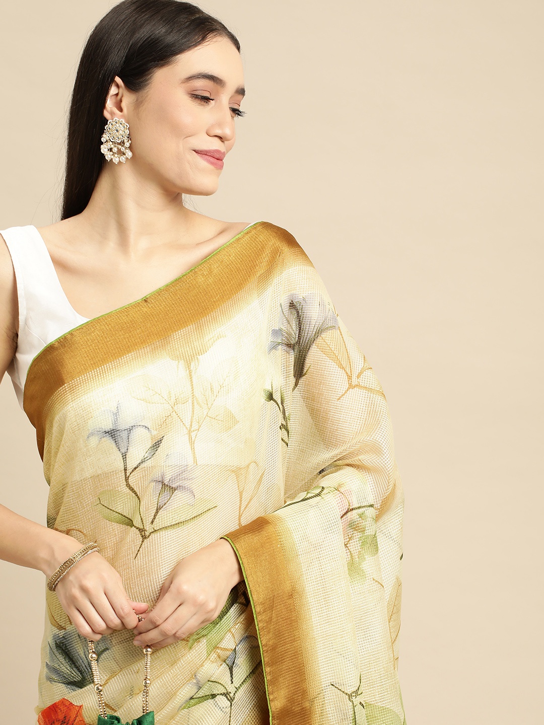 

RACHNA Cream-Coloured Floral Printed Saree