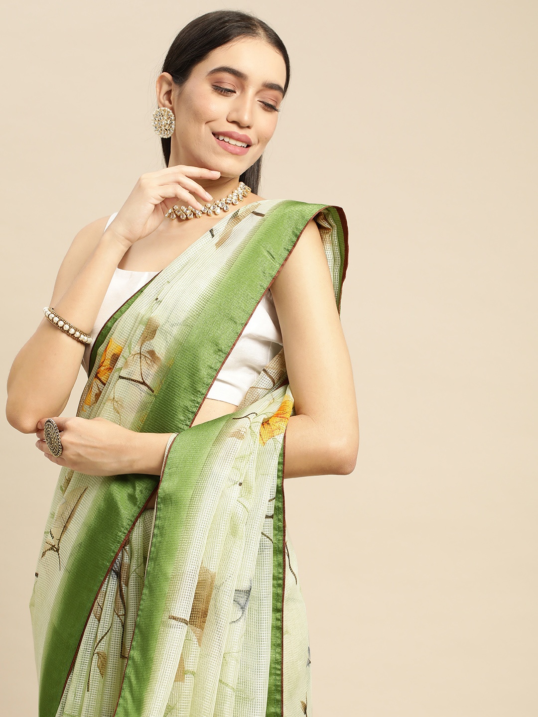 

RACHNA Green Floral Printed Saree