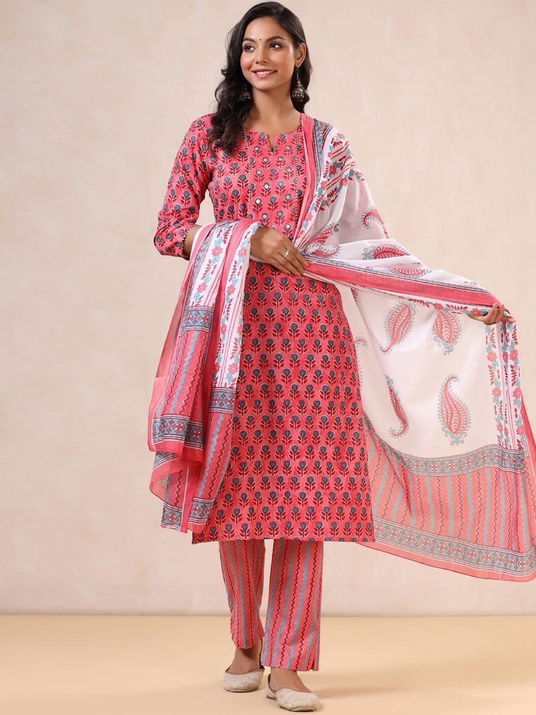 

Yufta Women Pink Floral Printed Pure Cotton Kurta with Trousers & Dupatta