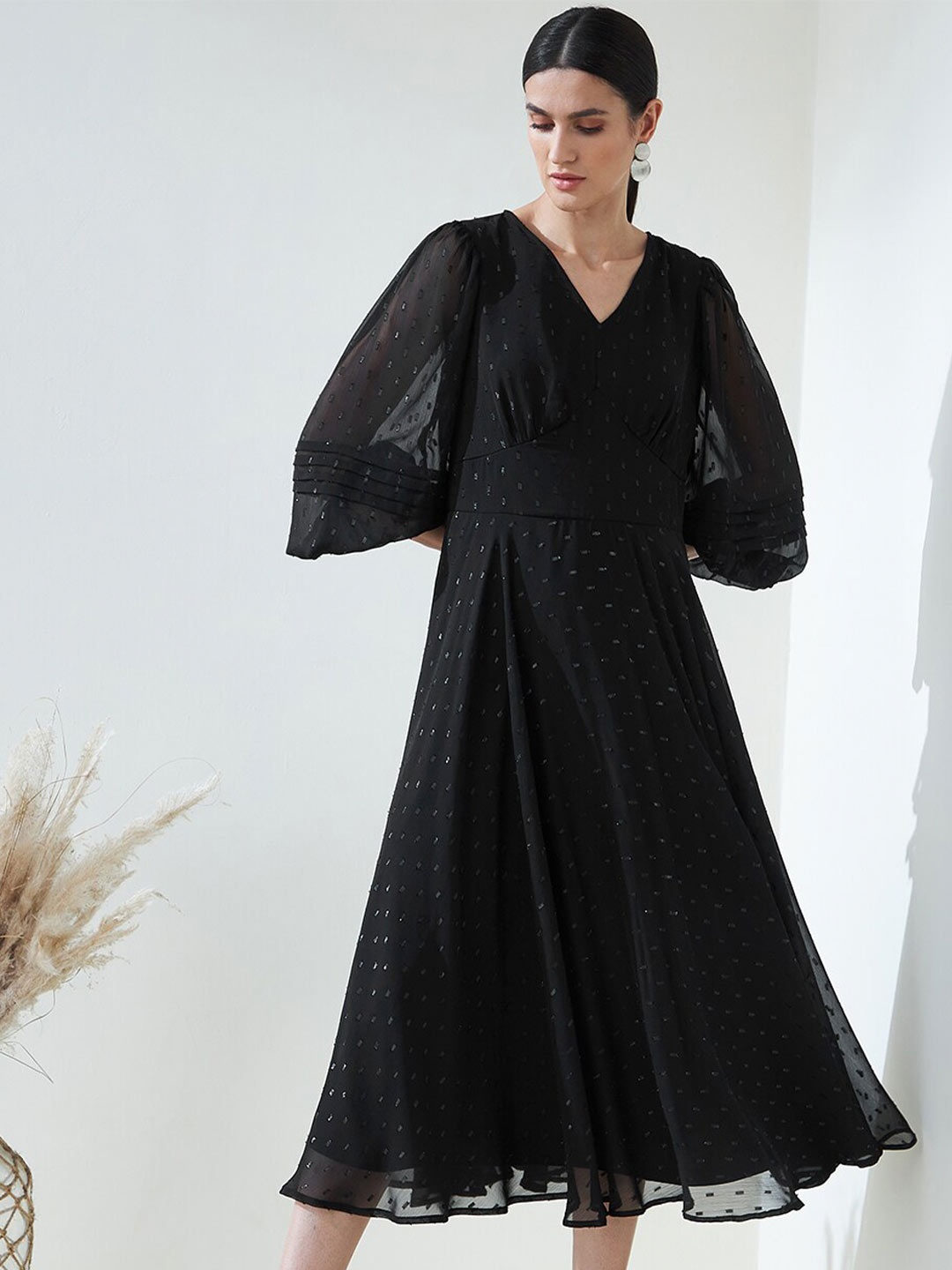 

Femella Black Fit And Flare Midi Cotton Dress