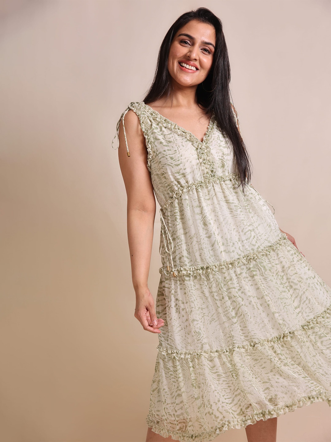 

ELEVEN.O.ONE Green & Off White Tired Self Design Sleeveless A-Line Dress