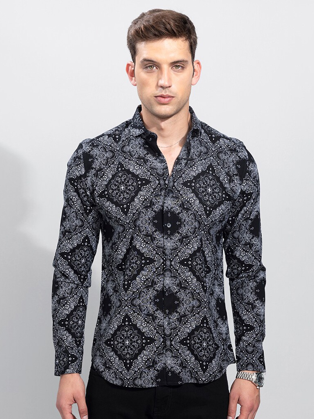 

Snitch Men Black Slim Fit Printed Casual Shirt