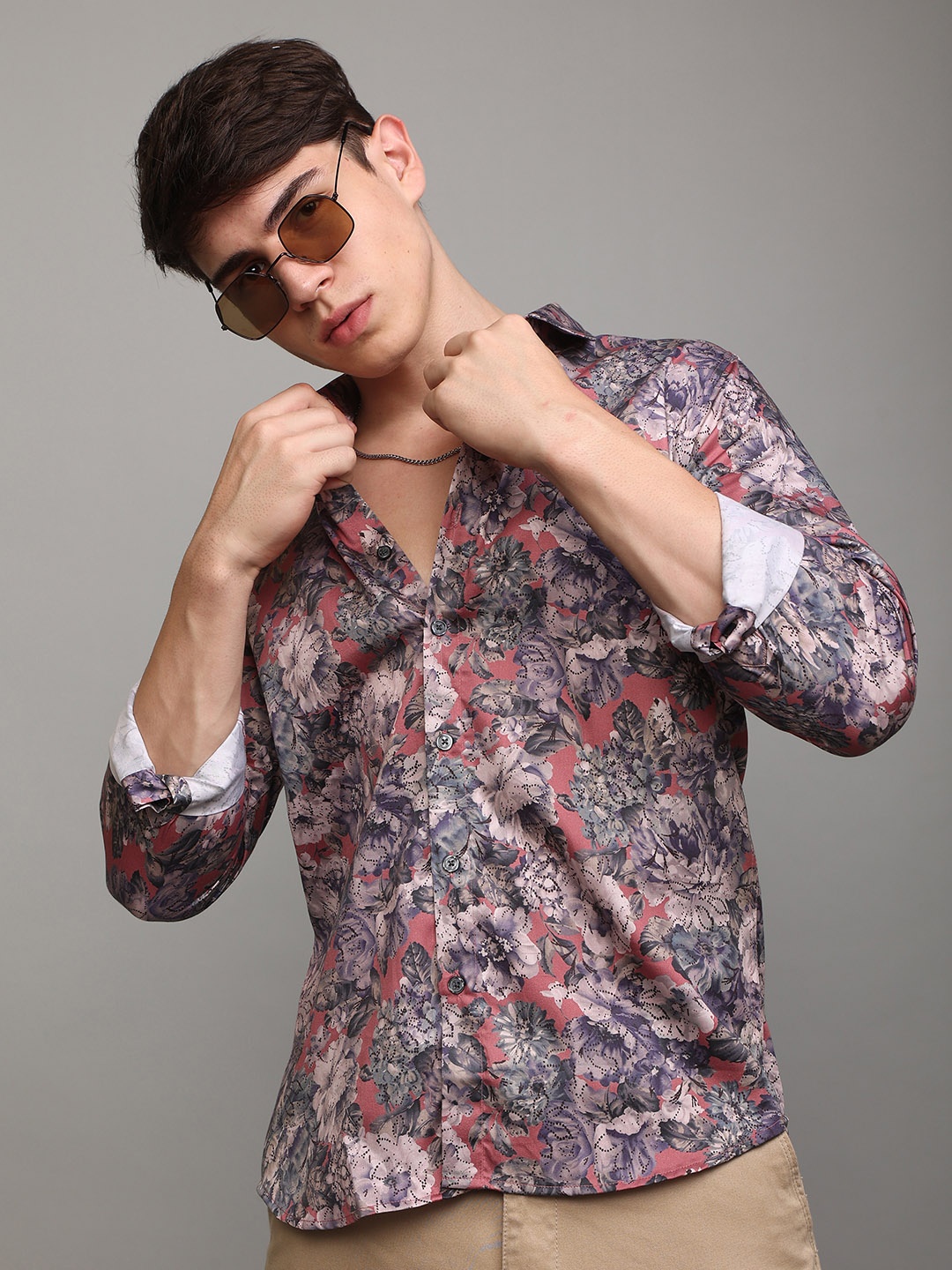 

Snitch Men Purple & Pink Slim Fit Floral Printed Cotton Casual Shirt