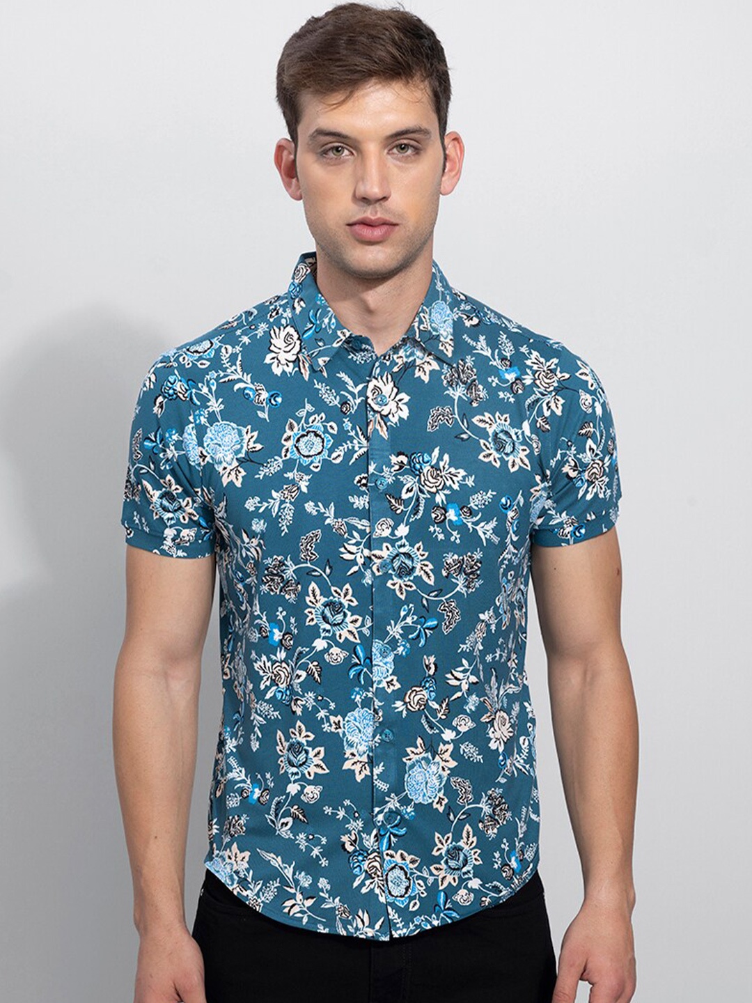 

Snitch Men Blue & White Slim Fit Floral Printed Cotton Casual Shirt