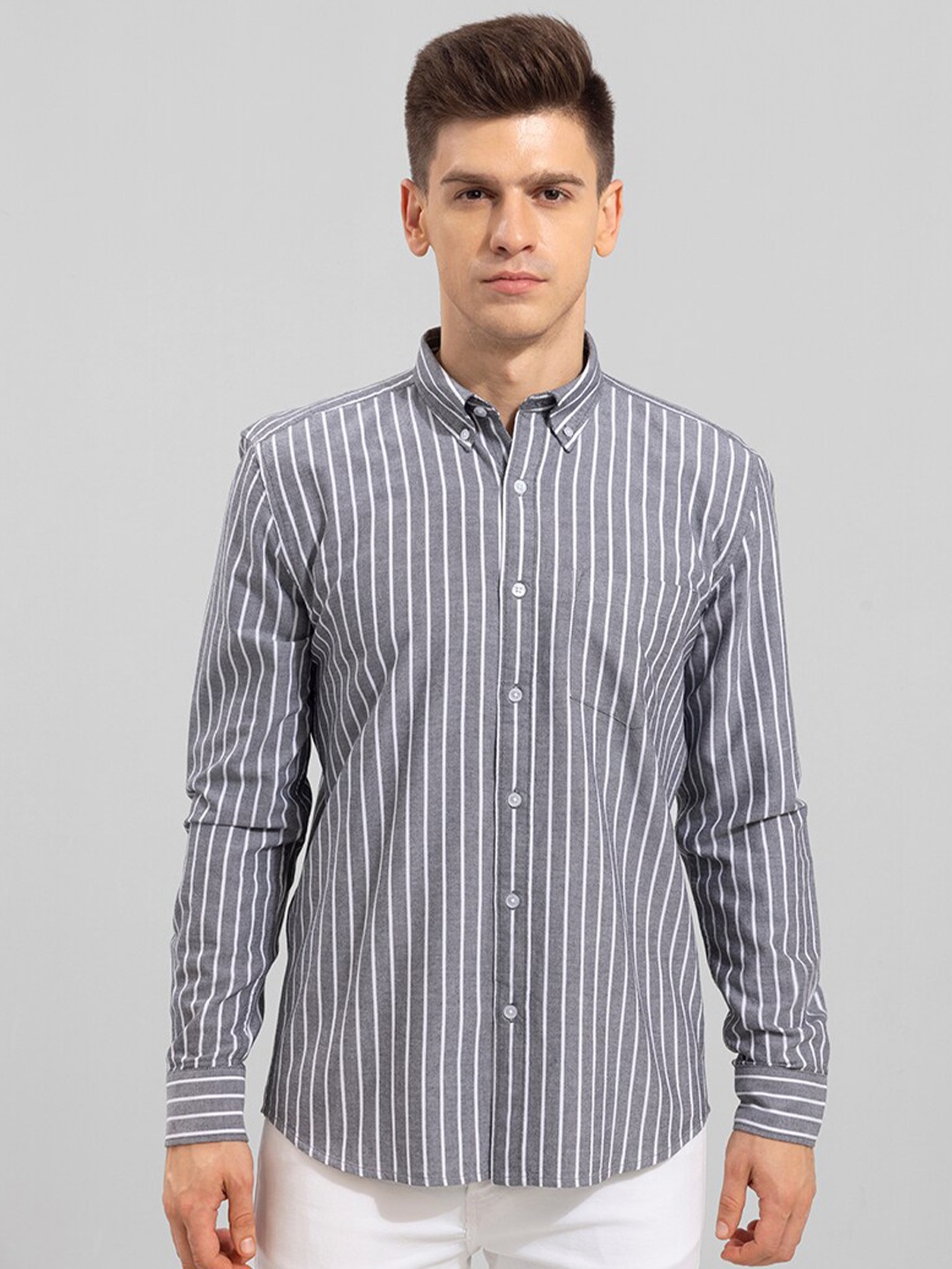 

Snitch Men Grey & White Slim Fit Striped Cotton Casual Shirt