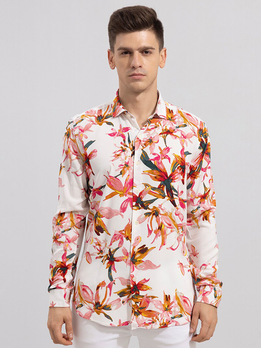 

Snitch Men White & Red Slim Fit Floral Printed Cotton Casual Shirt