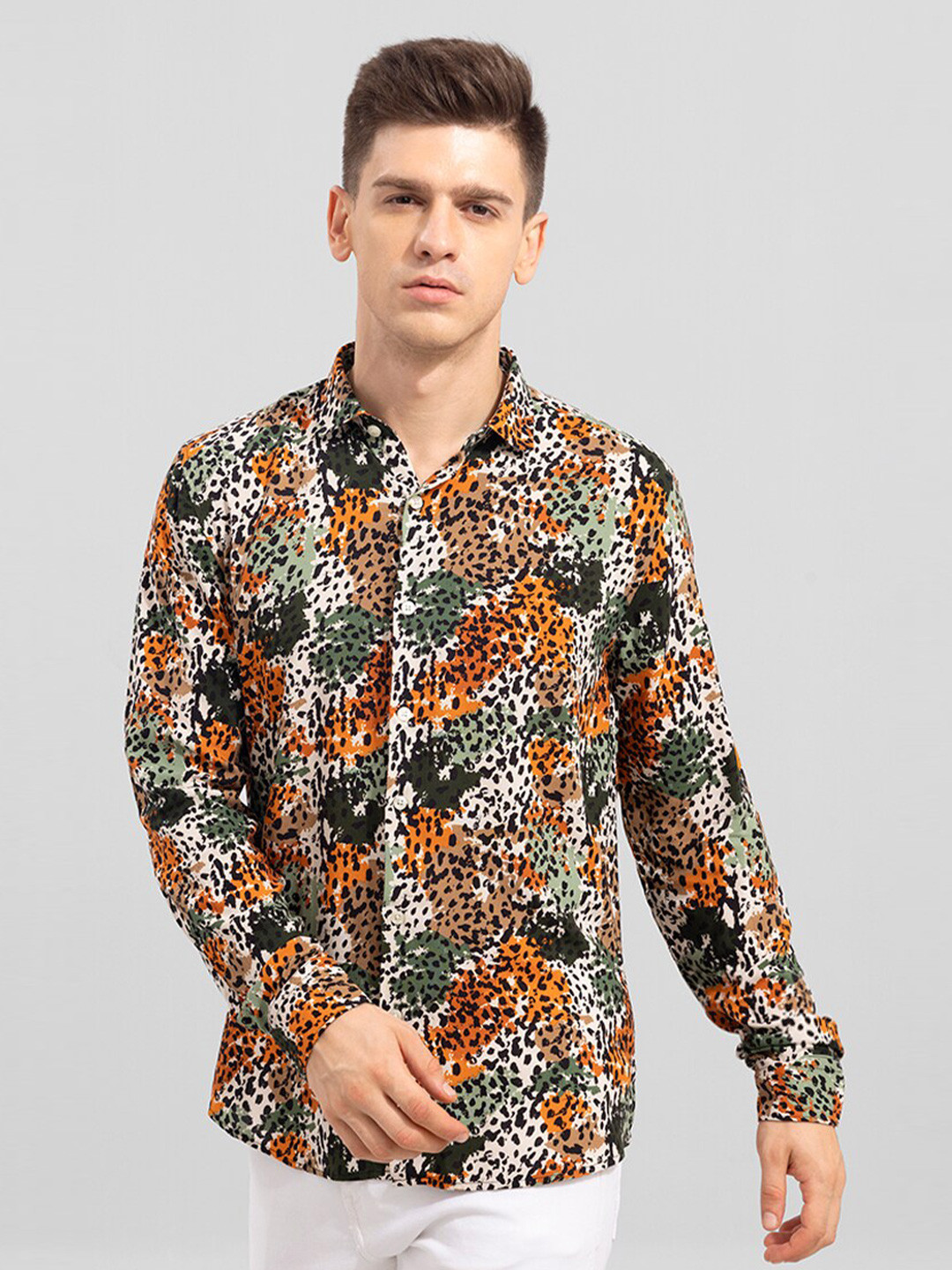 

Snitch Men White & Yellow Slim Fit Animal Printed Cotton Casual Shirt