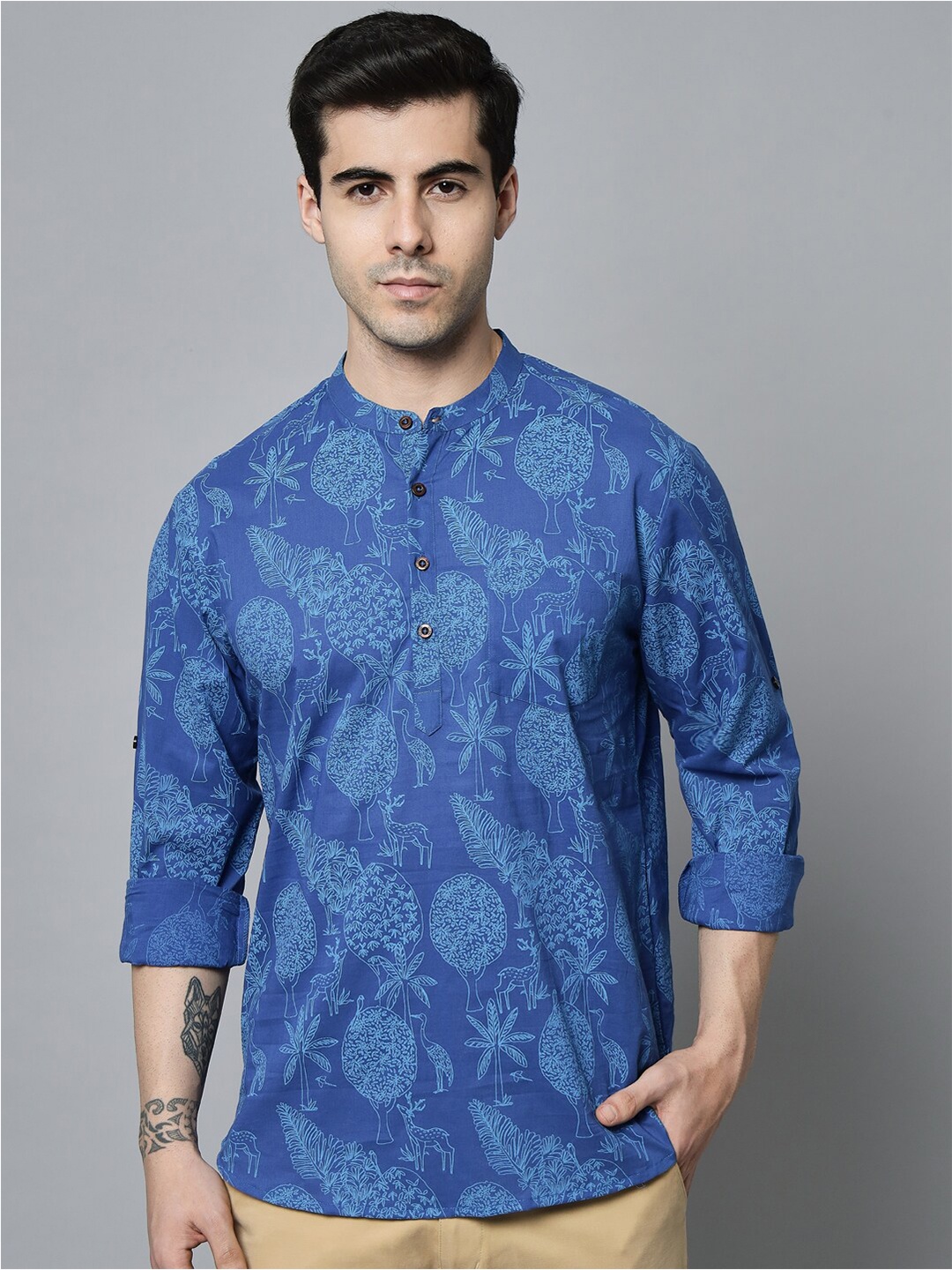 

Sutidora Men Blue Floral Printed Cotton Kurta