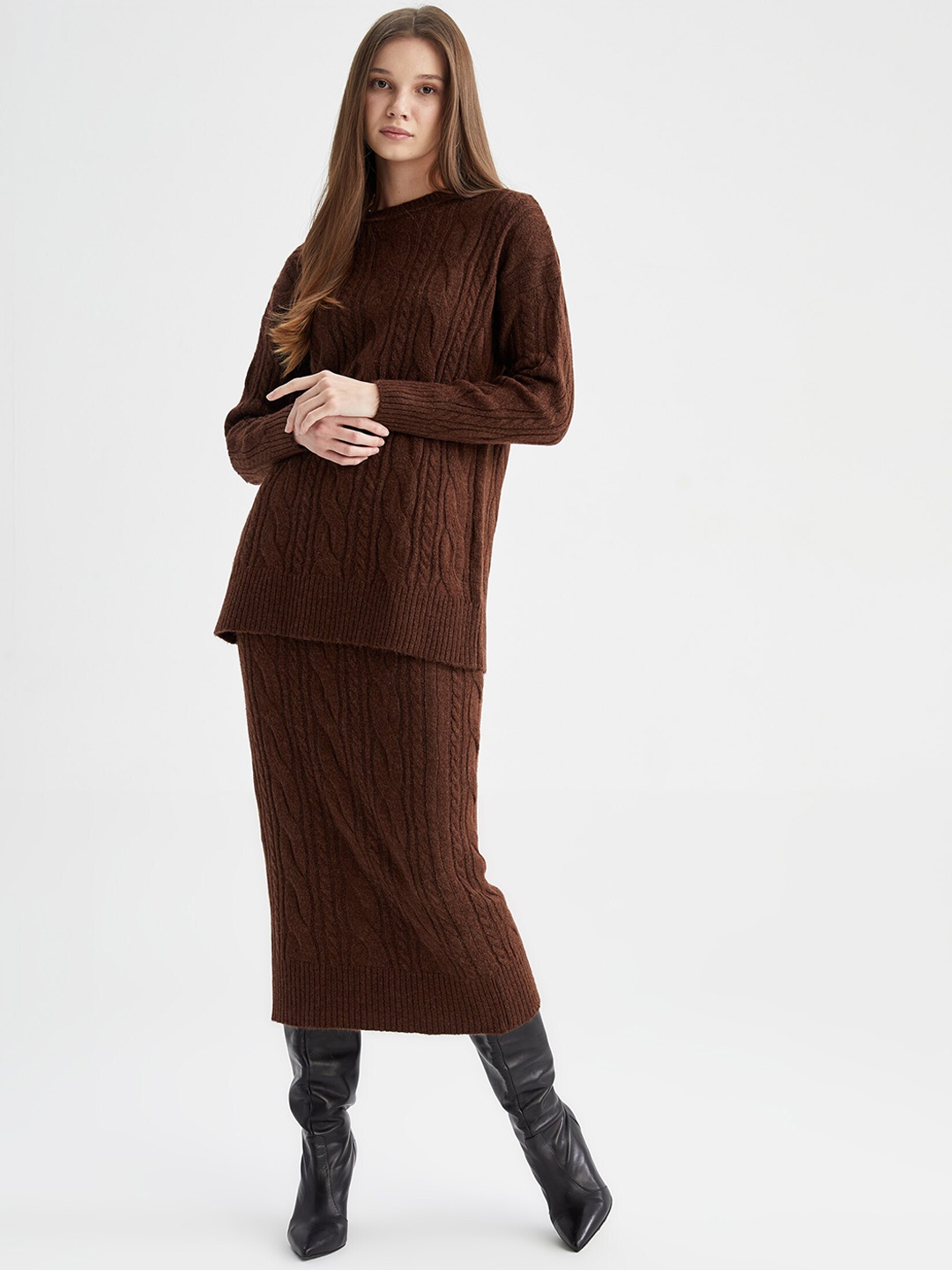 

DeFacto Women Brown Solid Midi Length Knitted Skirts