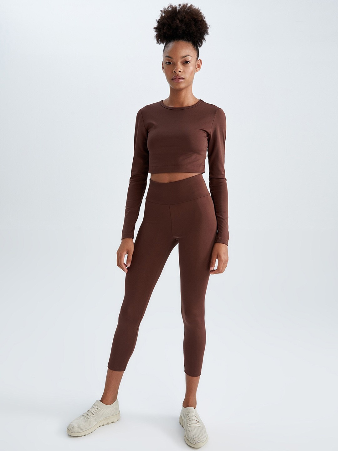 

DeFacto Women Brown Solid Tights