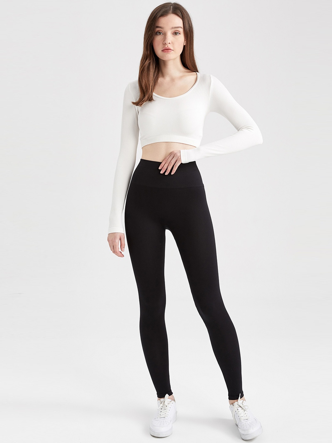 

DeFacto Women Black Solid Tights