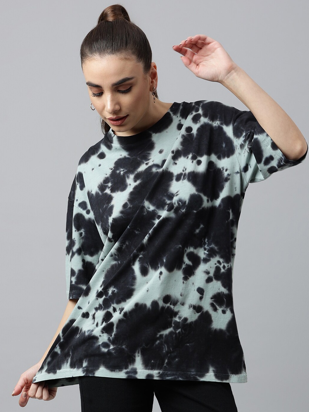 

Pritla Women Black & Blue Tie and Dye Dyed Organic Cotton Loose T-shirt