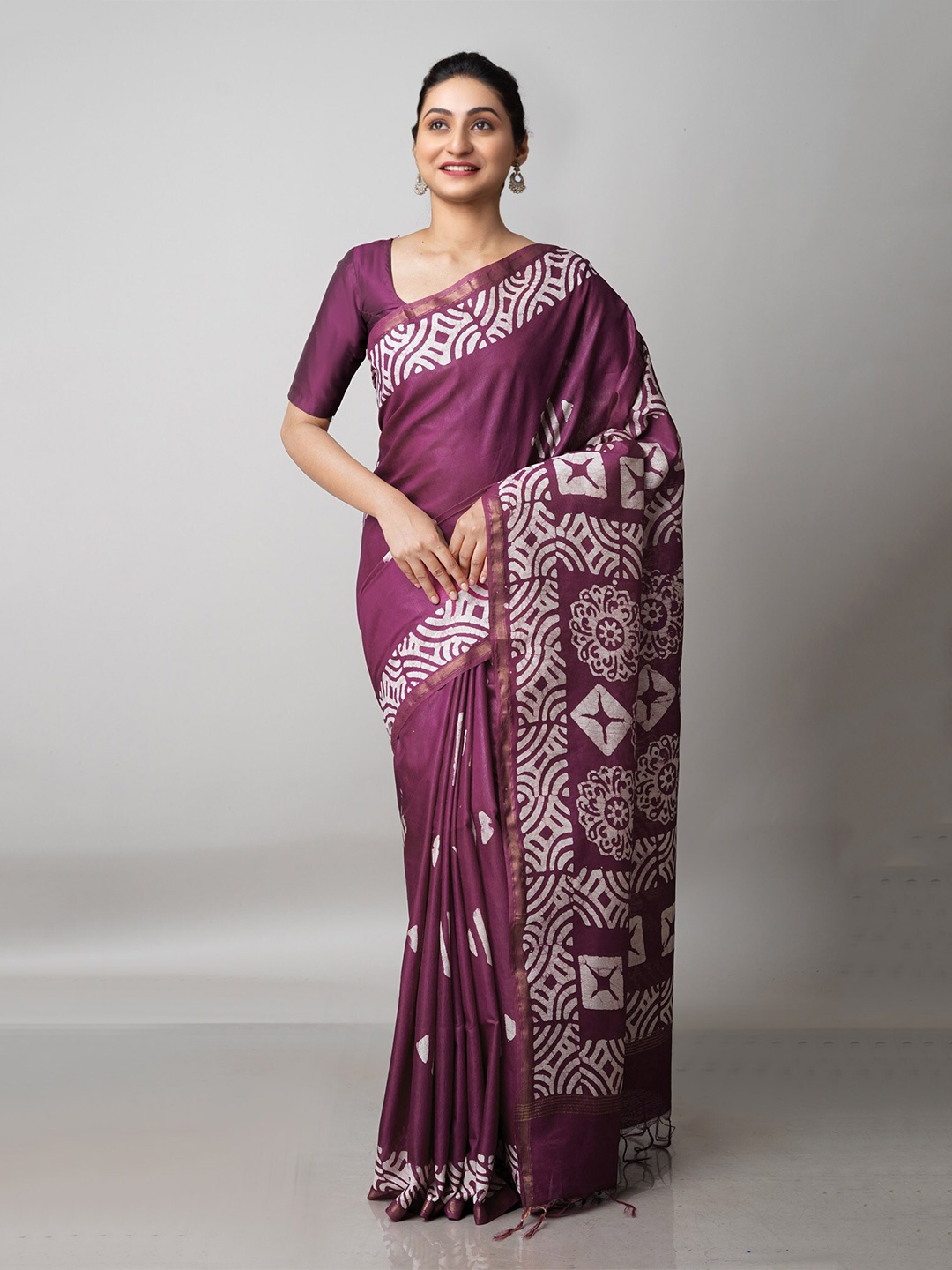 

Unnati Silks Purple & White Batik Zari Pure Silk Handloom Chanderi Saree