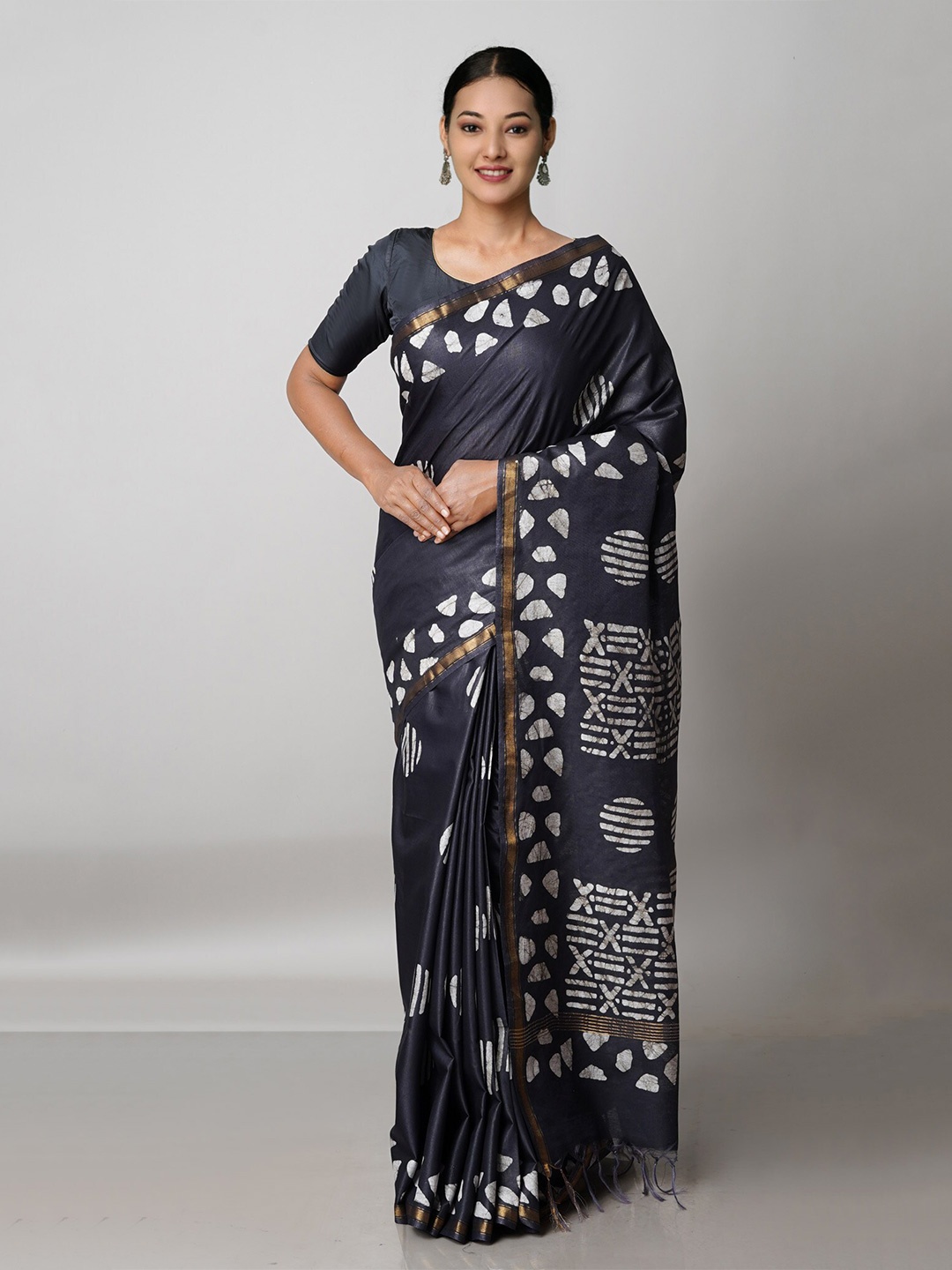 

Unnati Silks Black & Gold-Toned Batik Zari Pure Silk Handloom Chanderi Saree