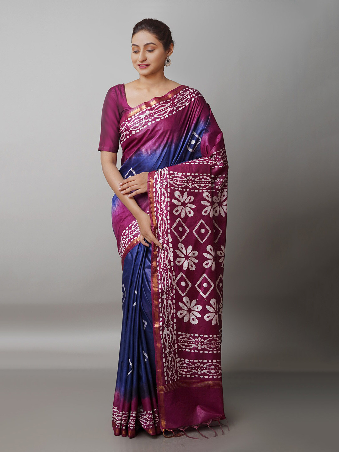 

Unnati Silks Navy Blue & Gold-Toned Batik Zari Pure Silk Handloom Chanderi Saree