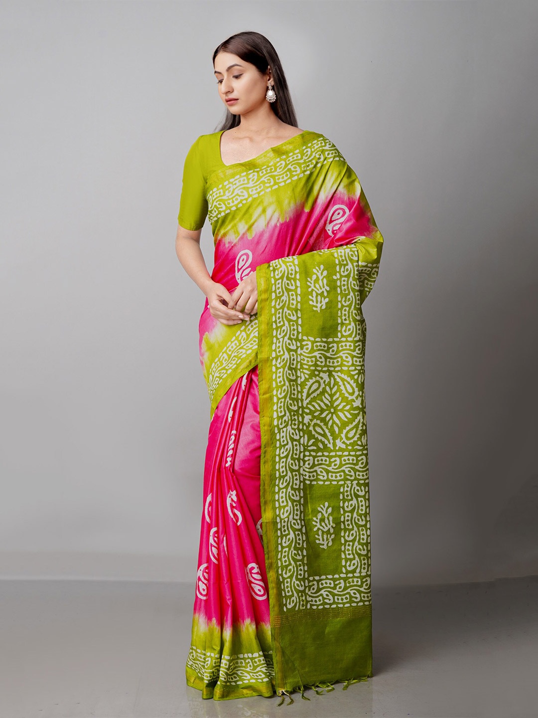 

Unnati Silks Pink & Green Batik Zari Pure Silk Handloom Chanderi Saree