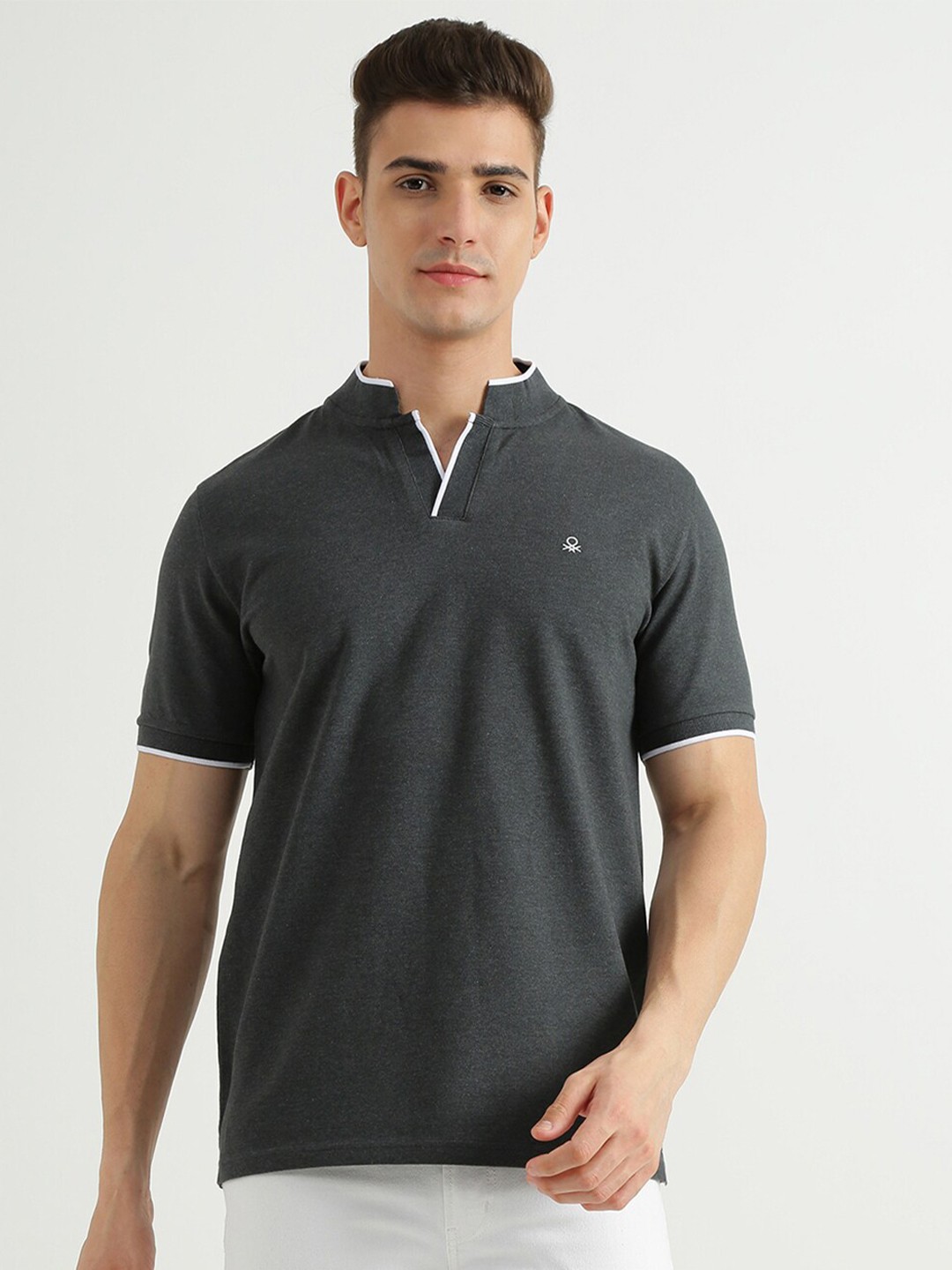 

United Colors of Benetton Men Grey Mandarin Collar Cotton T-shirt