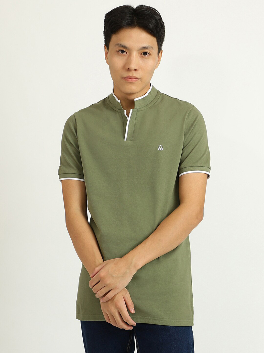 

United Colors of Benetton Men Olive Green Mandarin Collar Cotton T-shirt