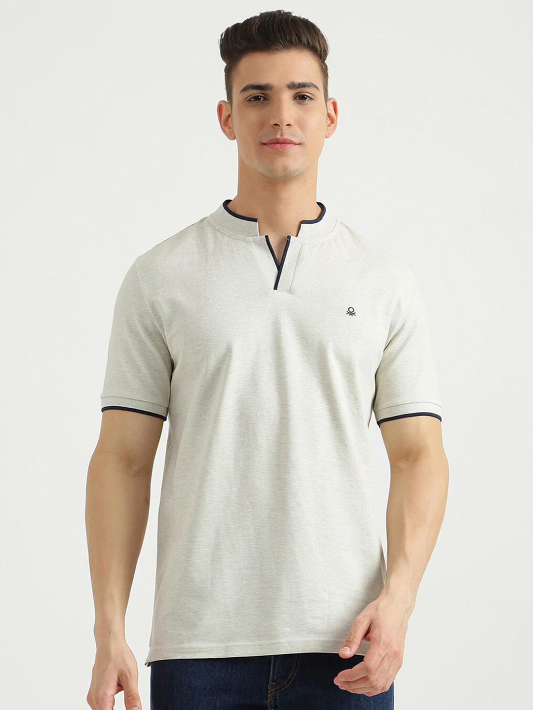 

United Colors of Benetton Men Grey Mandarin Collar Cotton T-shirt