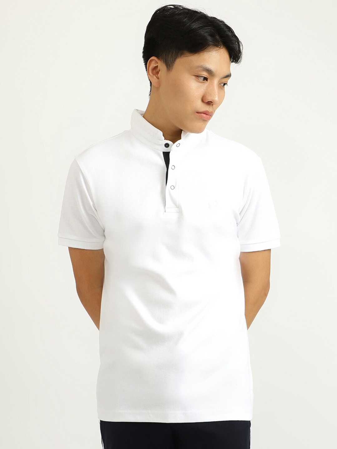

United Colors of Benetton Men White Mandarin Collar Cotton T-shirt