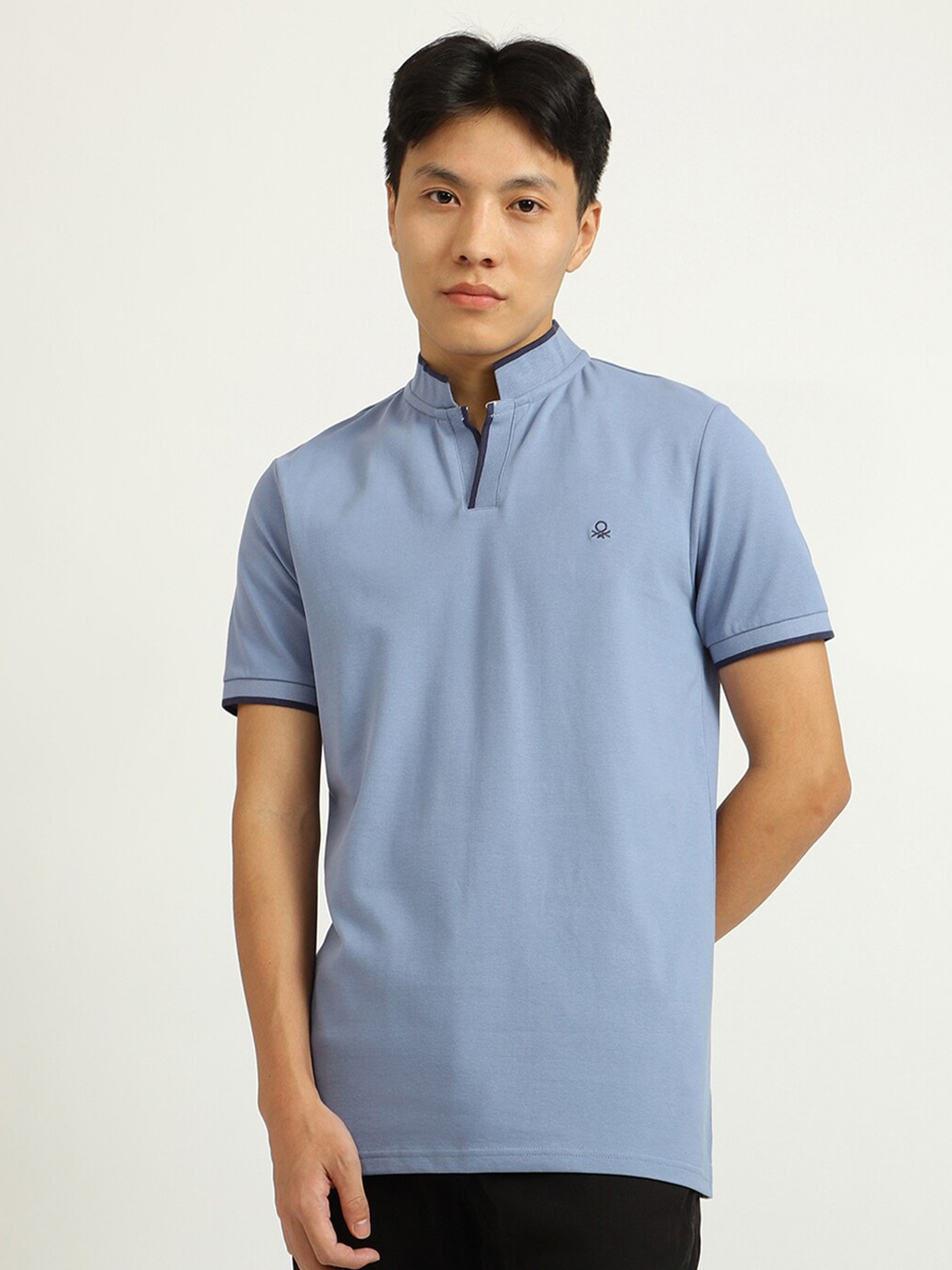 

United Colors of Benetton Men Blue Mandarin Collar Cotton T-shirt