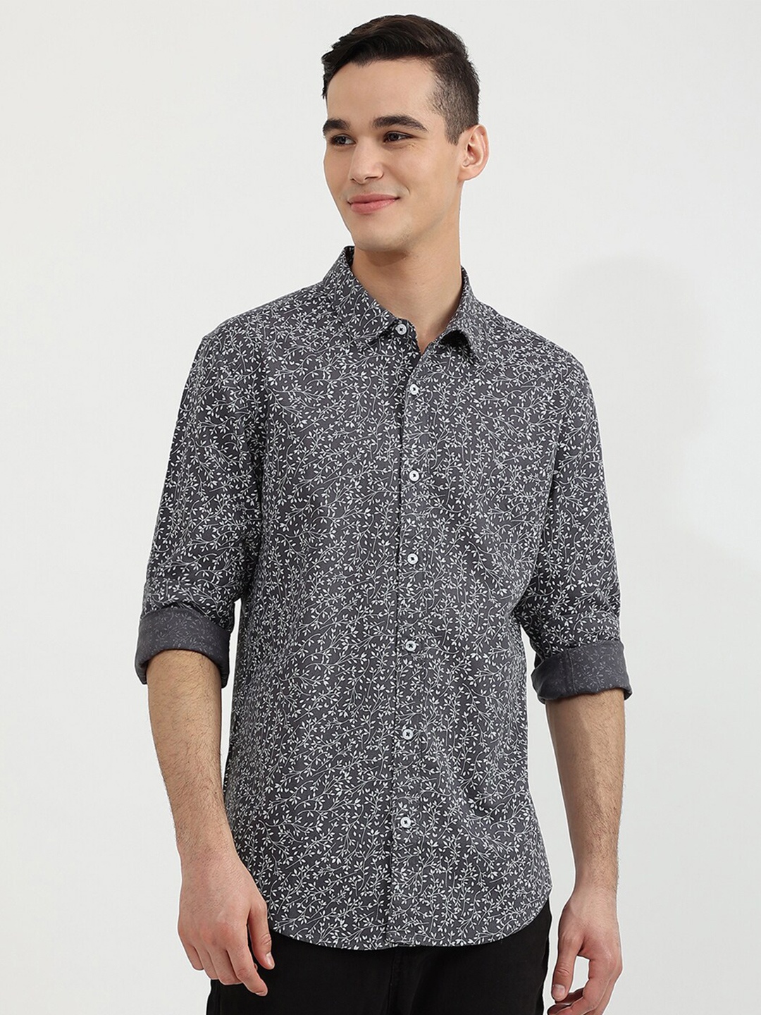 

United Colors of Benetton Men Grey Slim Fit Floral Printed Casual Shirt