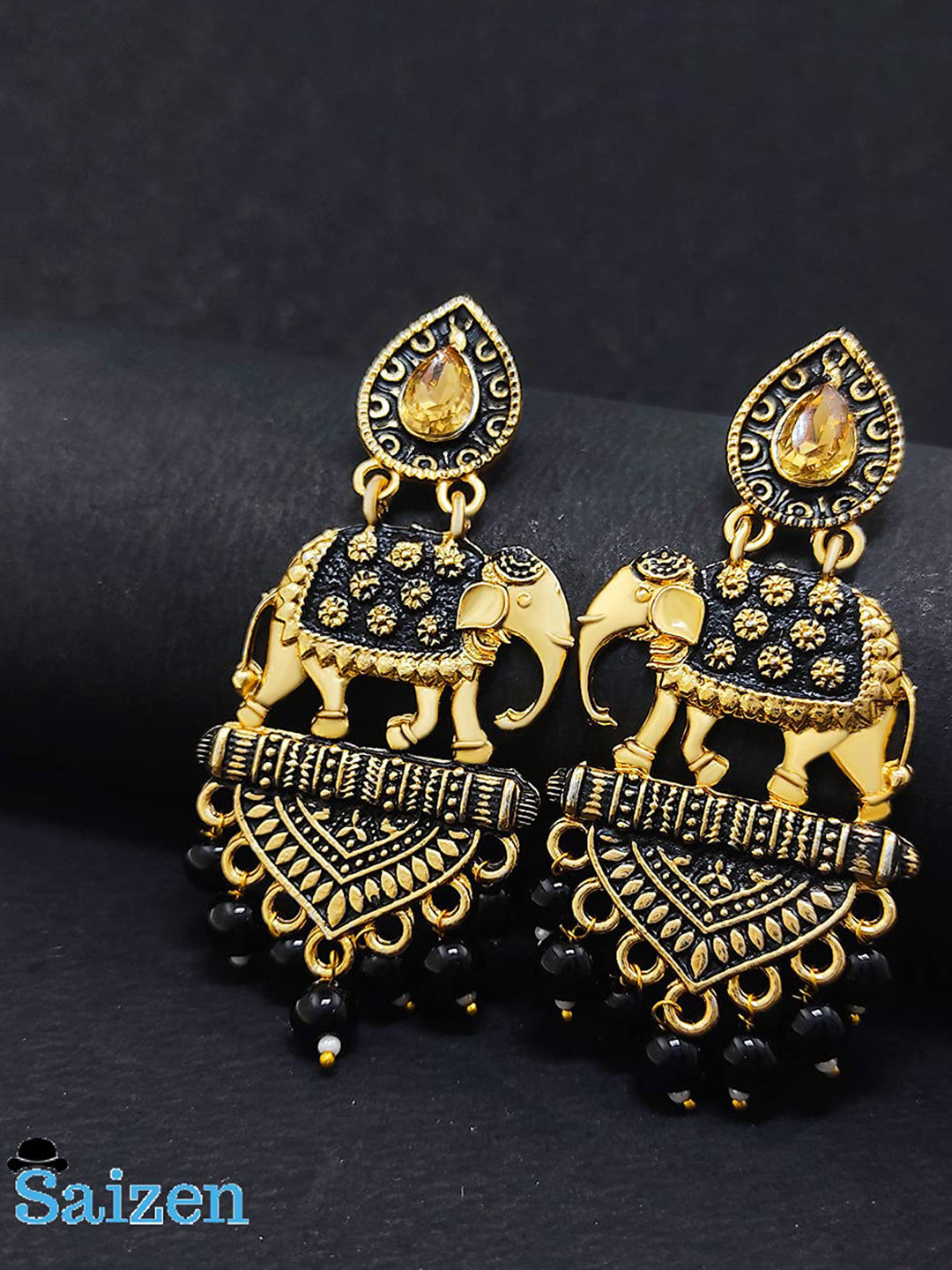 

Saizen Black Animal Shaped Drop Earrings