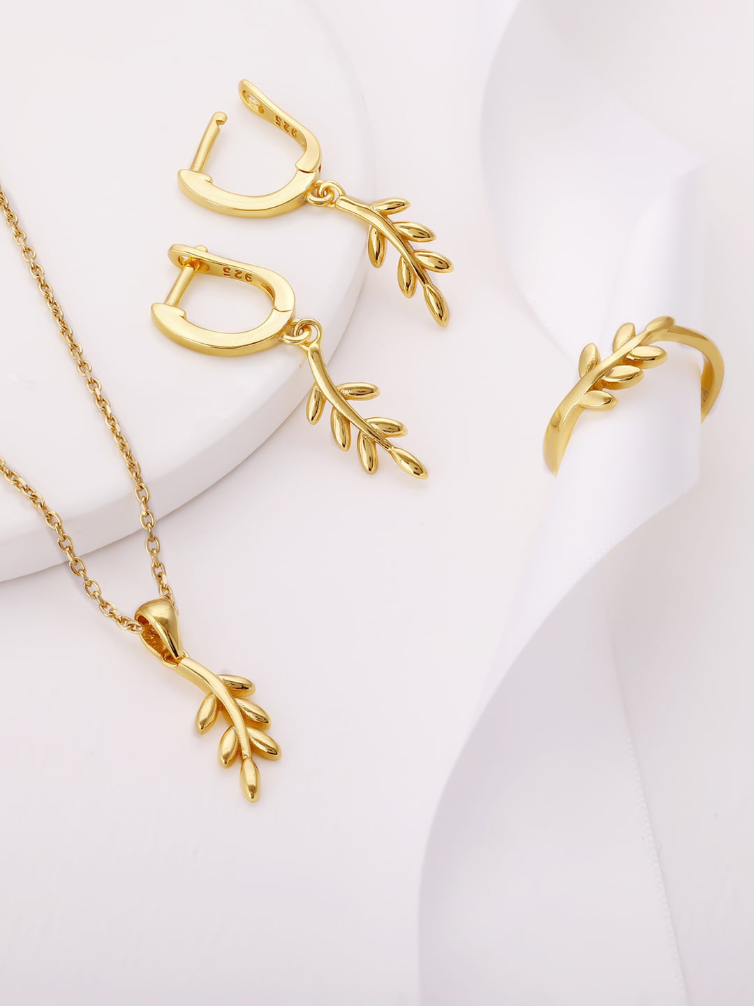 

GIVA 925 Sterling Silver Gold-Plated Flowing Leaf Jewellery Set