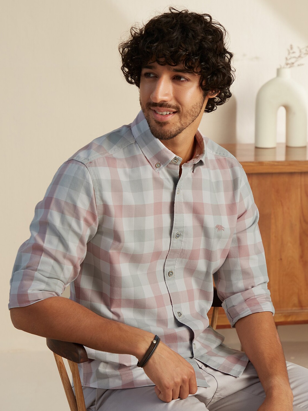 

Andamen Men Off White & Pink Checked Cotton Casual Shirt