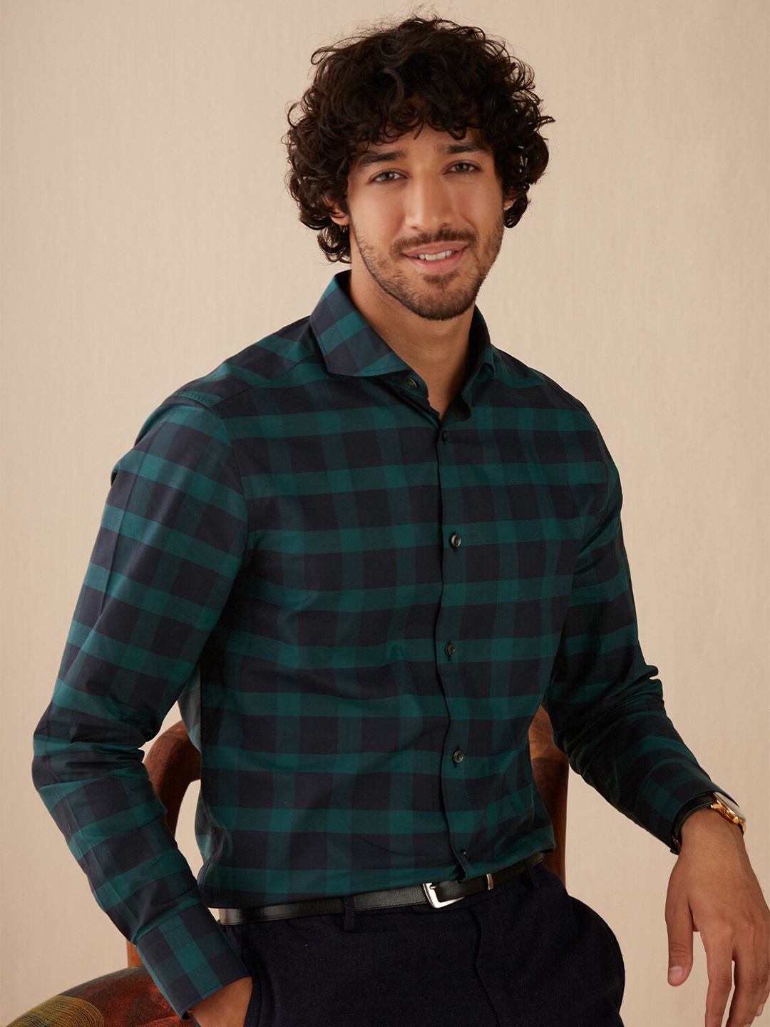 

Andamen Men Green & Black Checked Cotton Formal Shirt