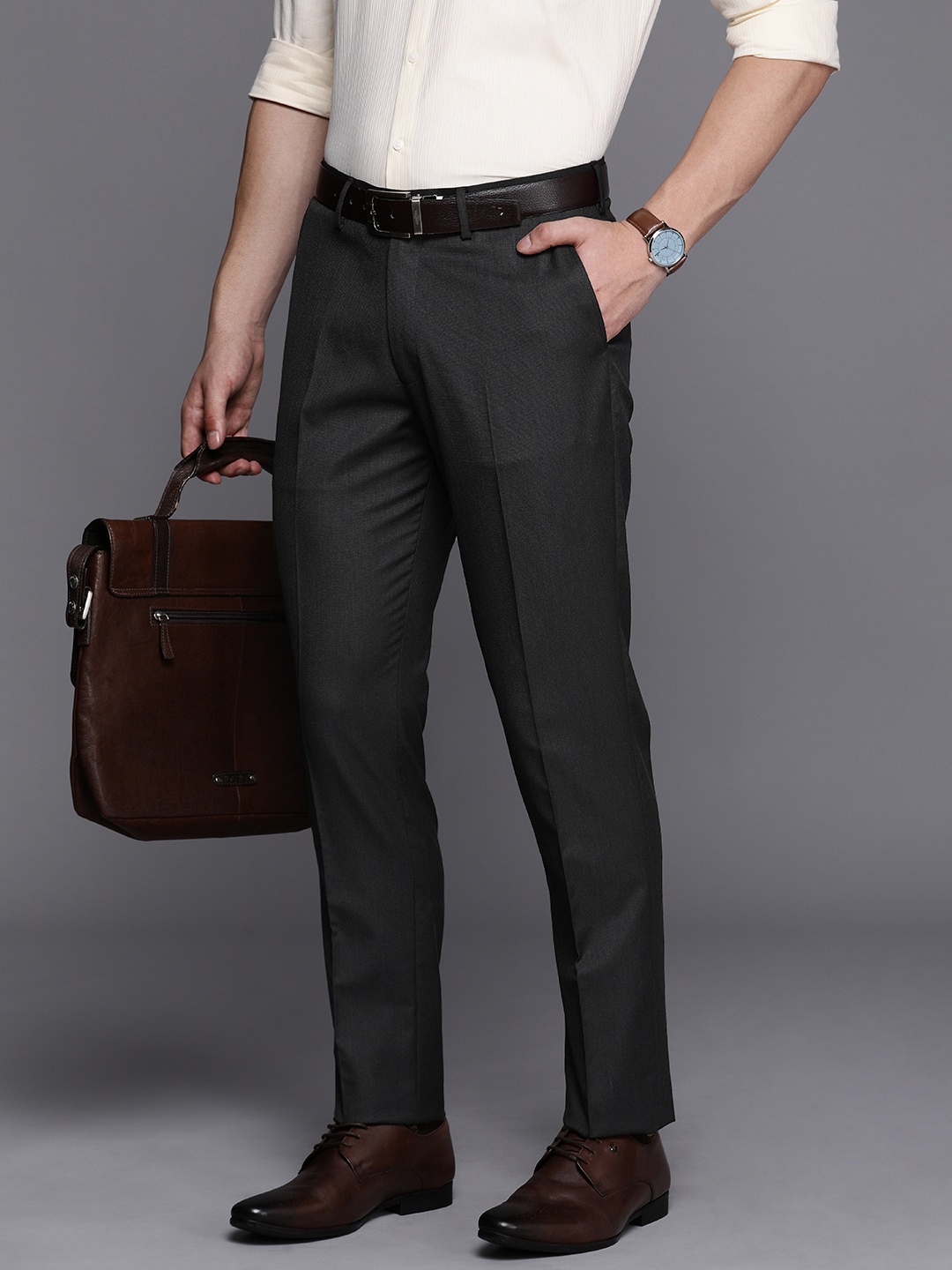 

SUITLTD Men Solid Smart Slim Fit Trousers, Black