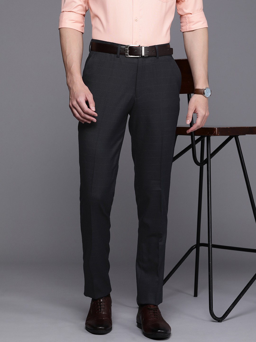 

SUITLTD Men Smart Mid-Rise Checked Slim Fit Formal Trousers, Navy blue