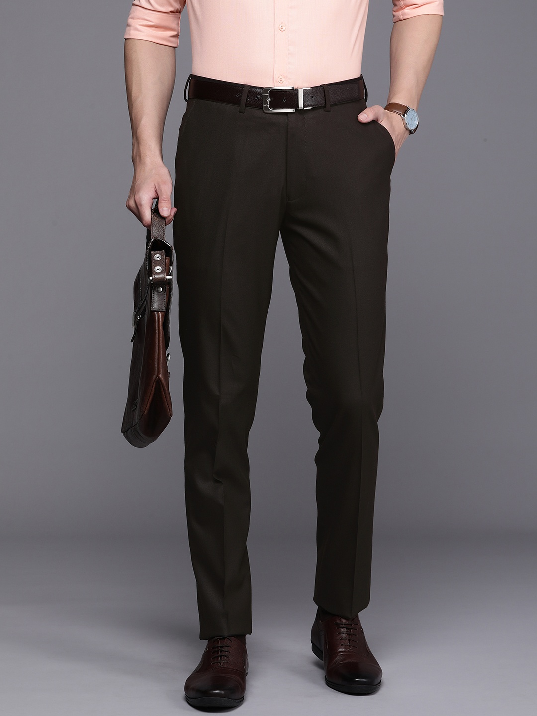 

SUITLTD Men Smart Mid-Rise Slim Fit Formal Trousers, Coffee brown