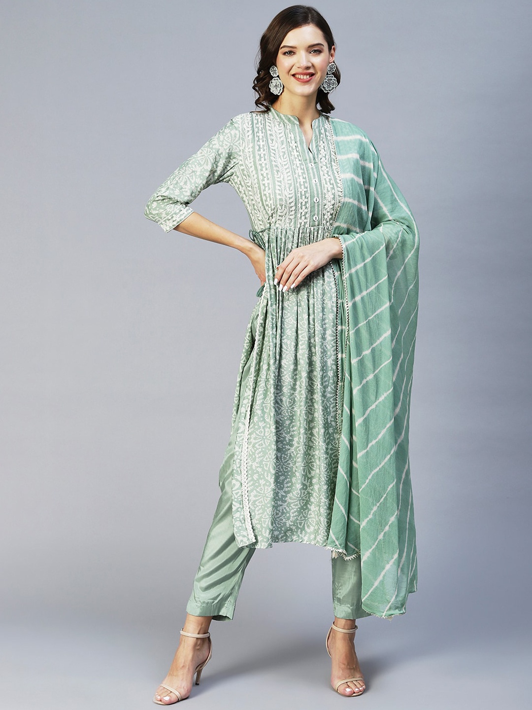 

FASHOR Women Green Ethnic Motifs Printed Pleated Kurta With Trousers & With Dupatta