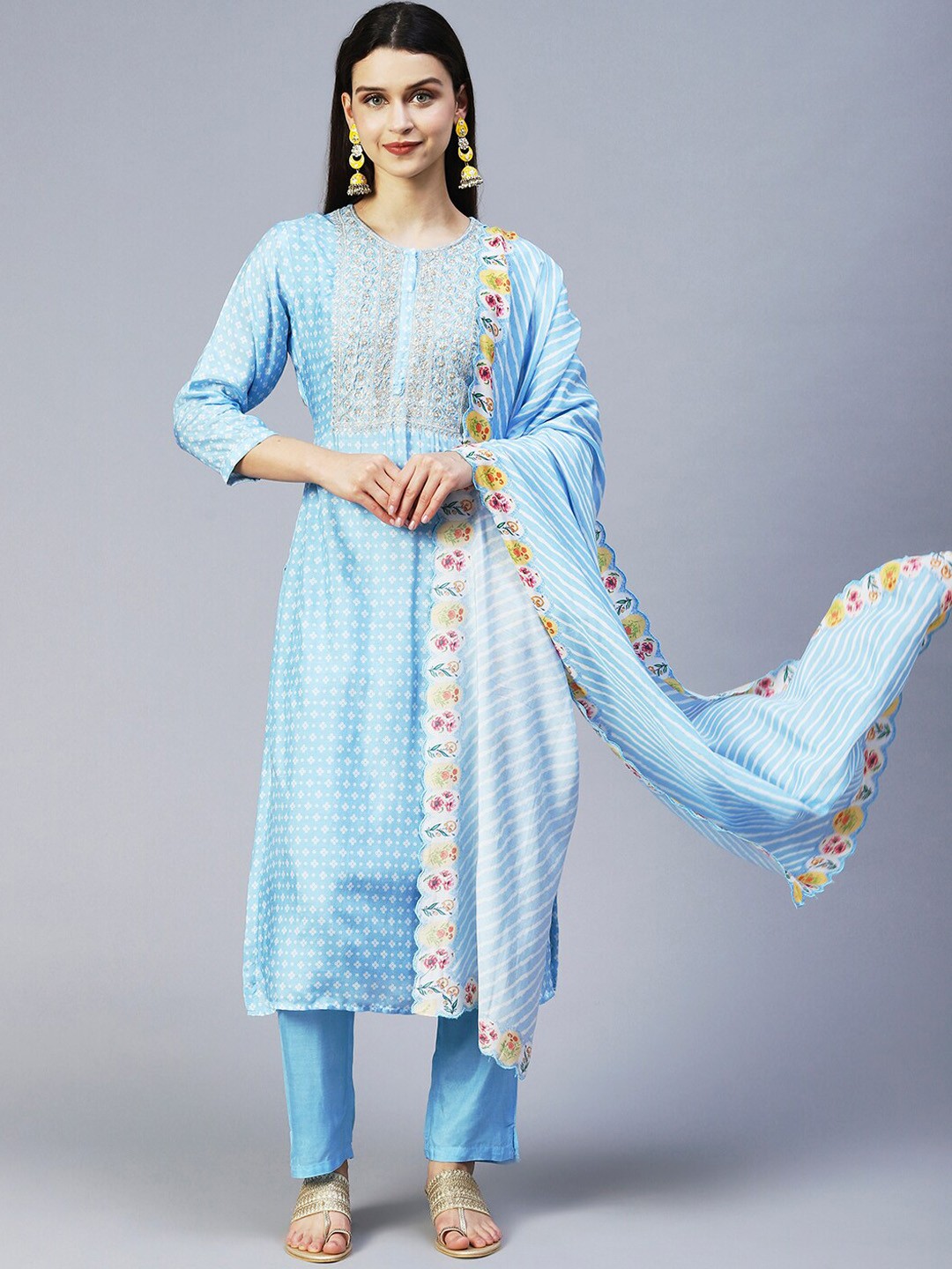 

FASHOR Women Blue Bandhani Embroidered Chanderi Silk Kurta With Trousers & With Dupatta
