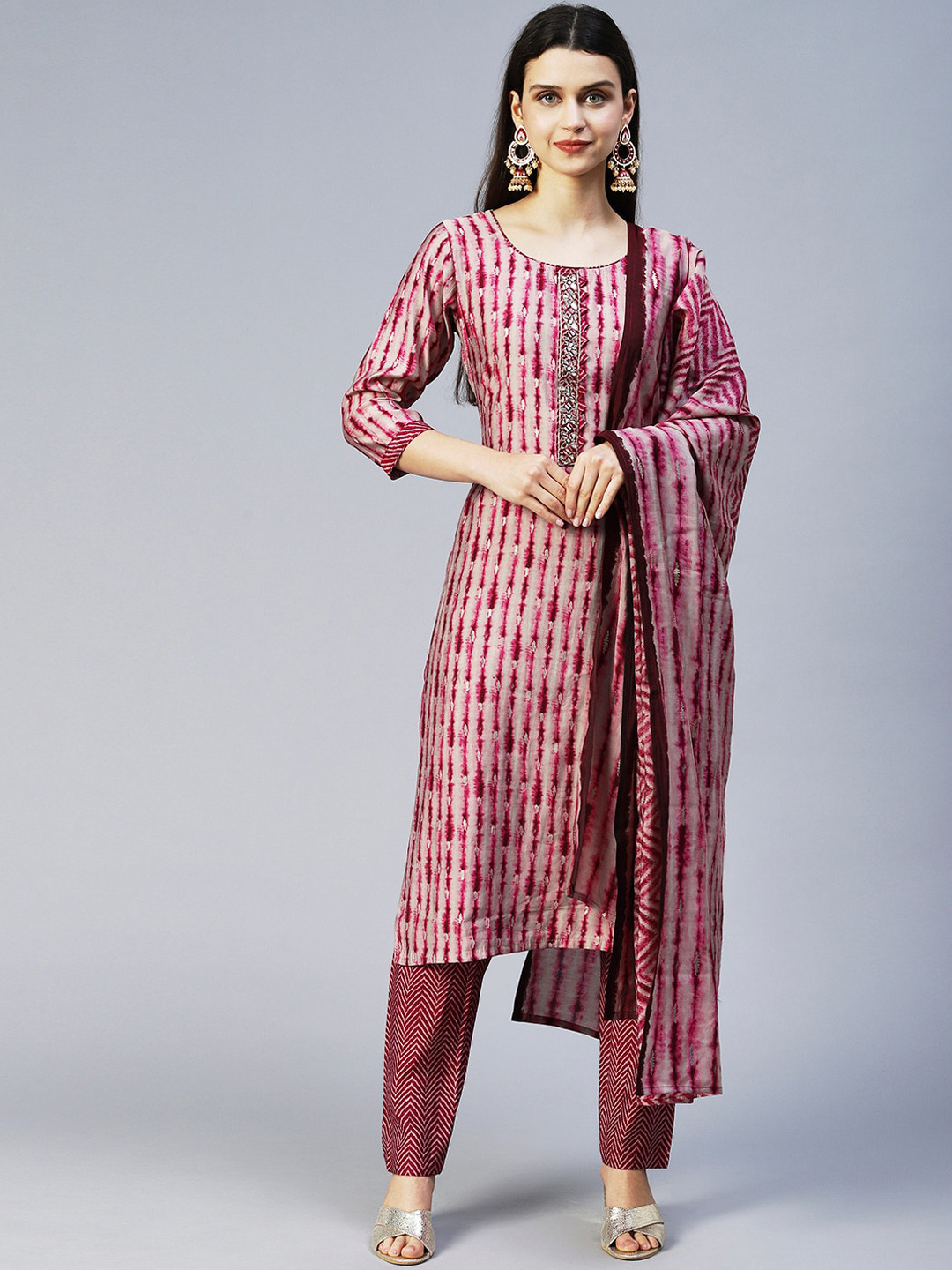 

FASHOR Women Purple Ethnic Motifs Dyed Beads and Stones Kurta With Trousers & With Dupatta