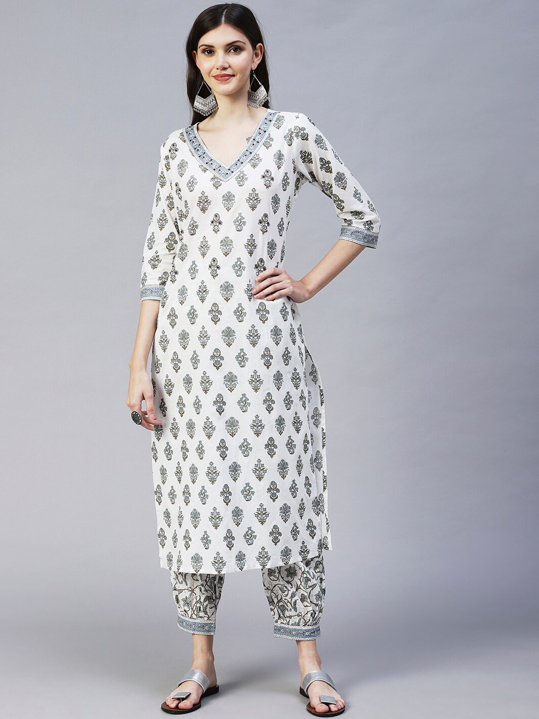 

FASHOR Women Off White Ethnic Motifs Printed Pure Cotton Kurta With Harem Pants