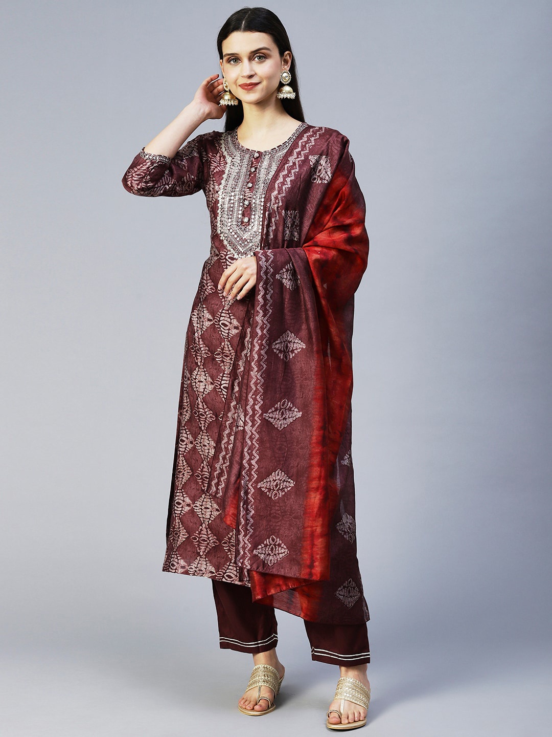 

FASHOR Women Brown Ethnic Motifs Printed Gotta Patti Kurta With Trousers & With Dupatta