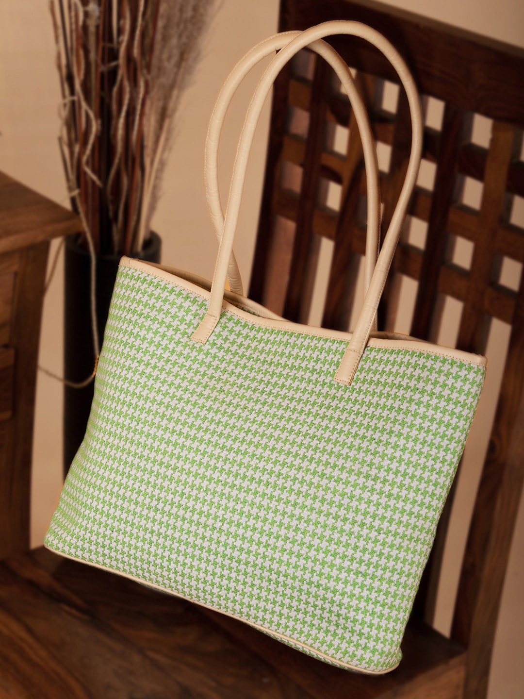 

DEEBACO Green Textured Oversized Structured Handheld Bag
