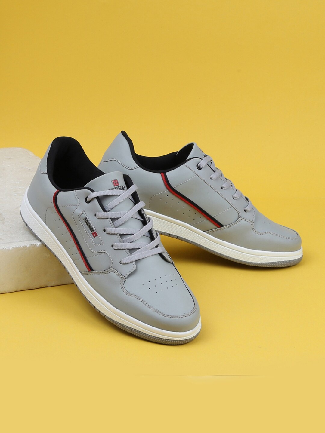 

SPYKAR Men Grey Sneakers