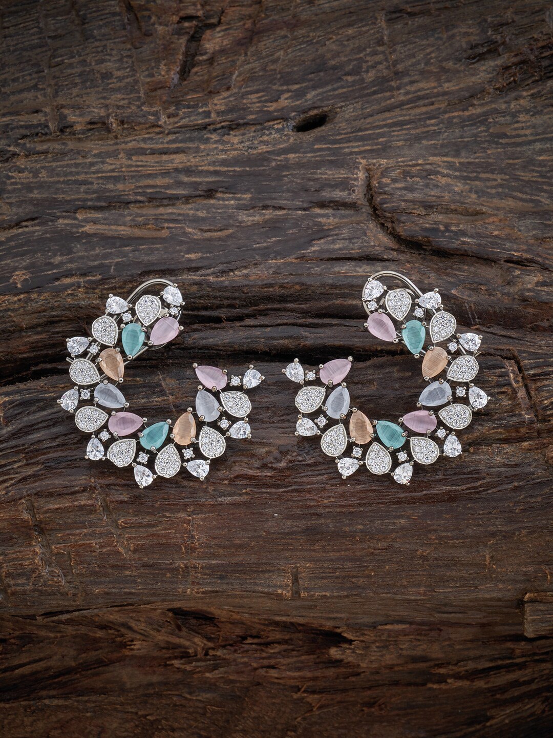 

Kushal's Fashion Jewellery White & Beige Floral Studs Earrings
