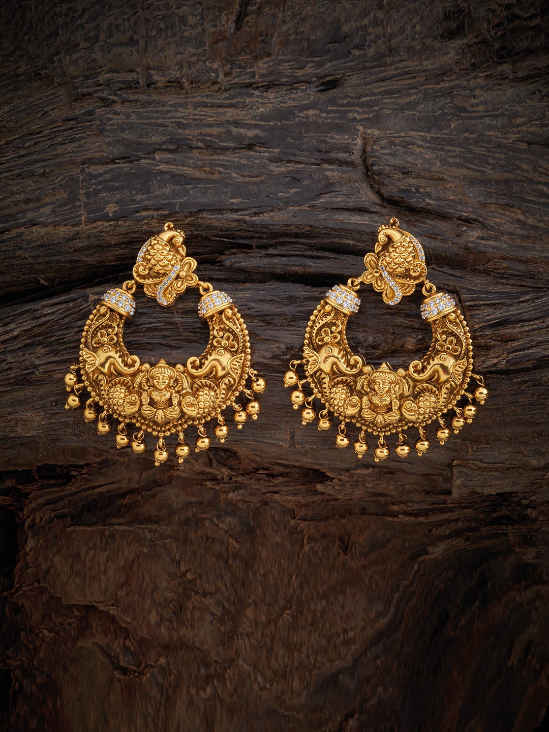 

Kushal's Fashion Jewellery Women Gold Plated White Crescent Shaped Studs Earrings