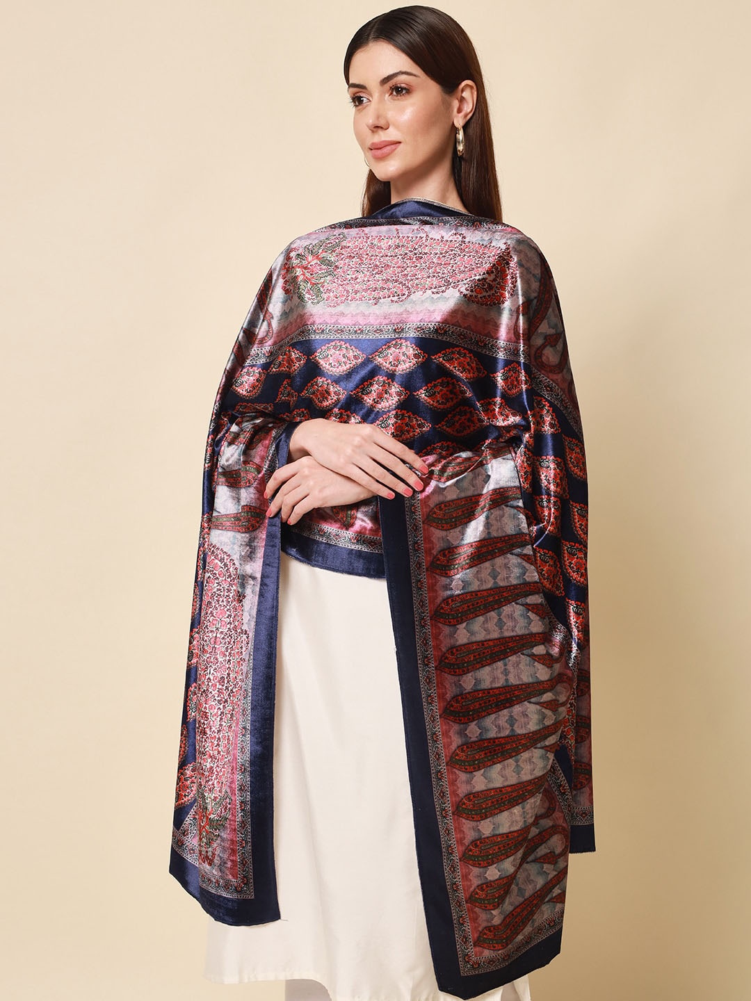 

Pashmoda Women Blue & Red Printed Shawl